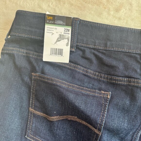 Lee NEW Straight Leg Mid Rise Regular Fit Flex Motion Stretch Jeans Pant 22W P - Picture 6 of 16